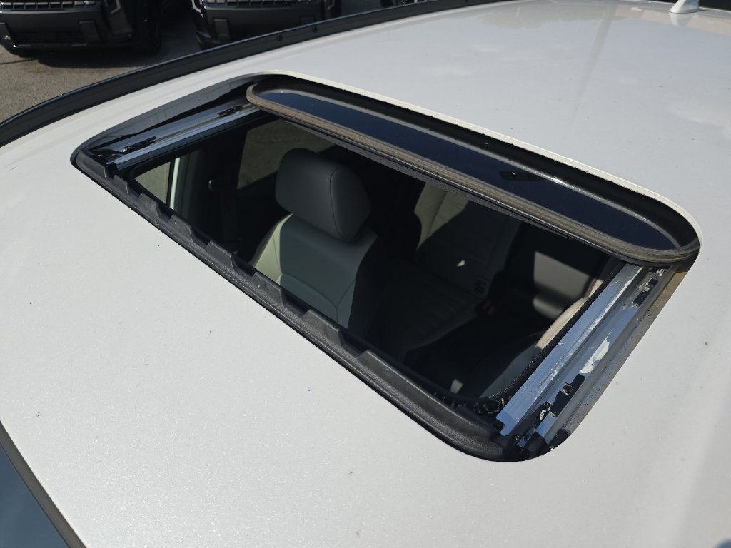 Used 2023 Honda CR-V Sport Touring image 3
