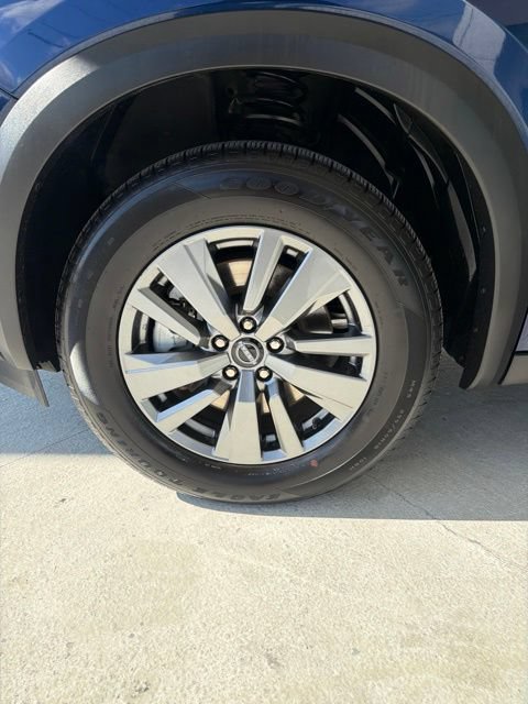Used 2025 Nissan Pathfinder SV FWD image 12