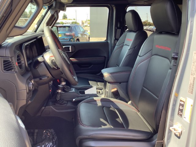 Used 2024 Jeep Wrangler Unlimited Rubicon w/ Safety Group AWD/4WD image 8