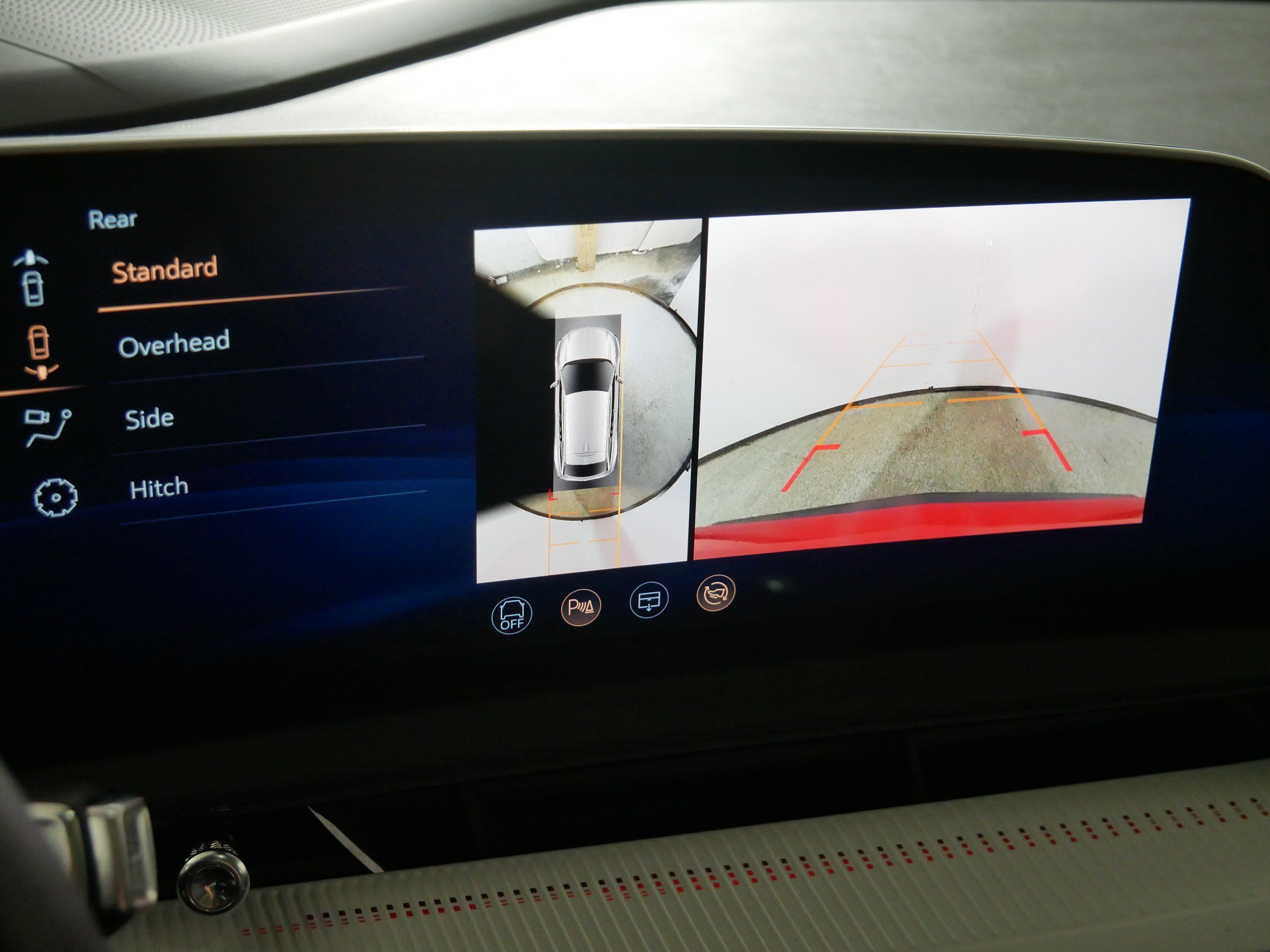Used 2025 Cadillac Optiq Sport 2 AWD/4WD image 33