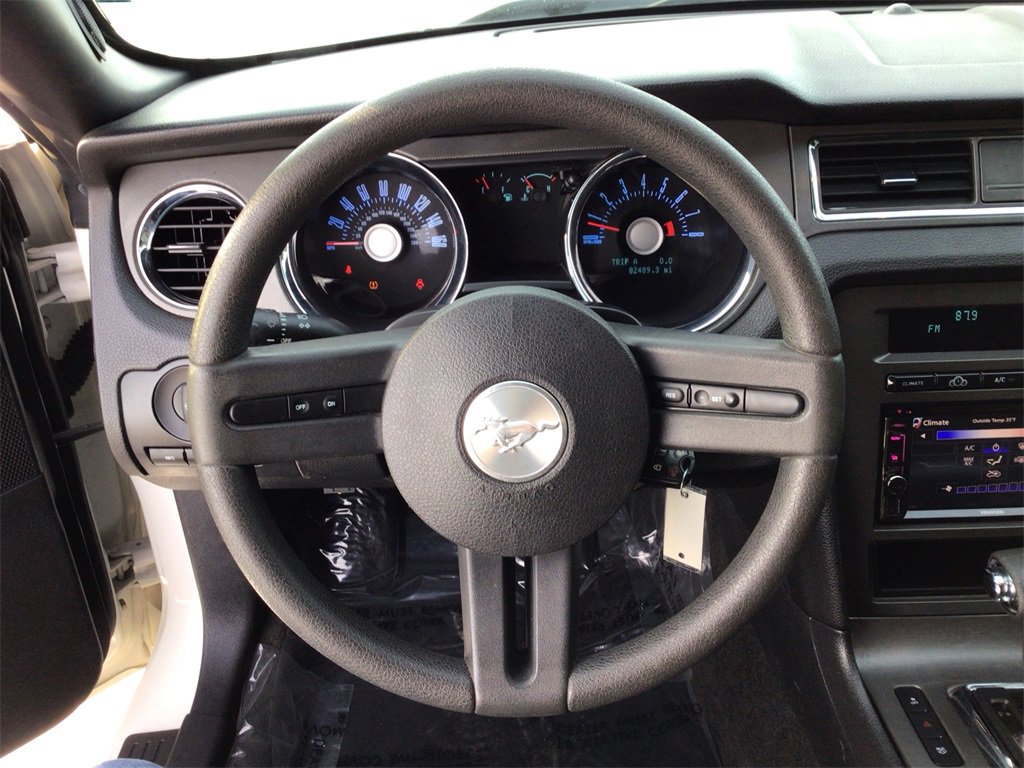 Used 2012 Ford Mustang Convertible image 17