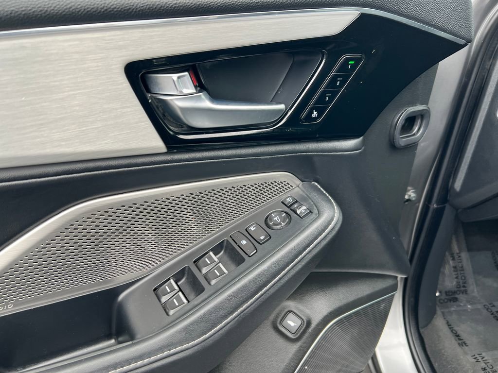 Certified 2024 Acura MDX FWD w/ Technology Package image 11