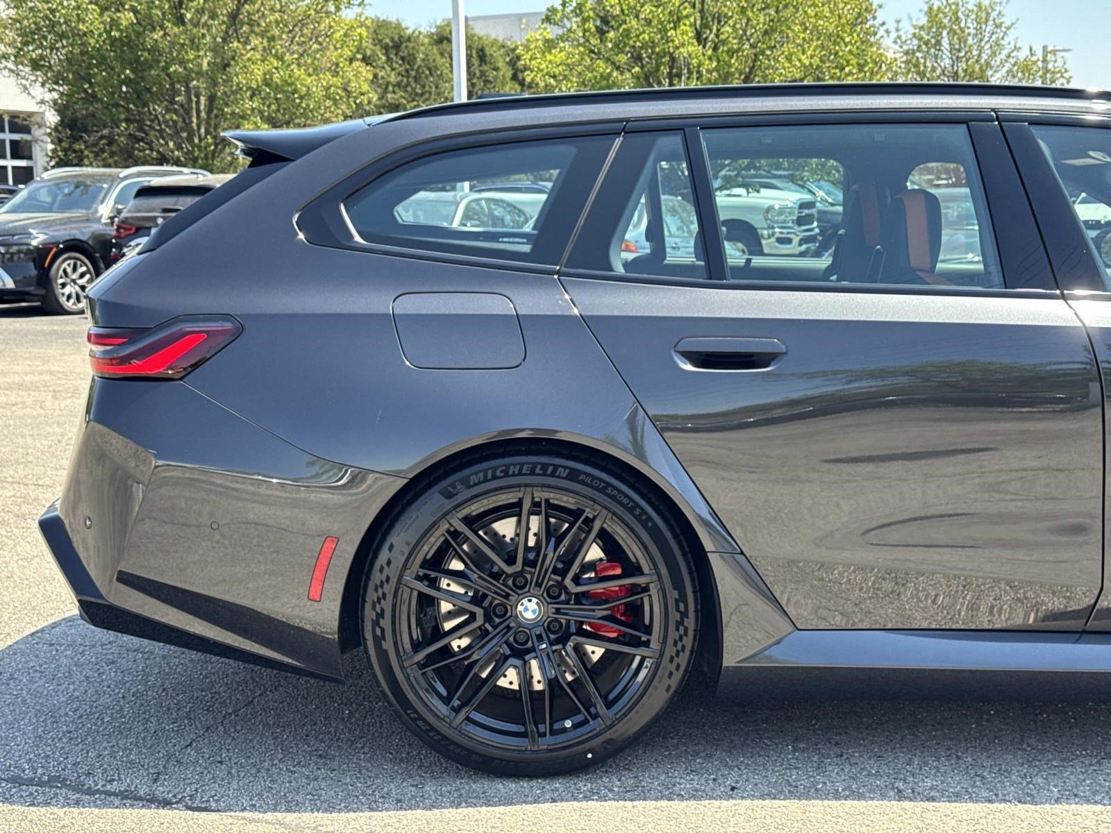 Used 2026 BMW M5 Touring AWD/4WD image 6