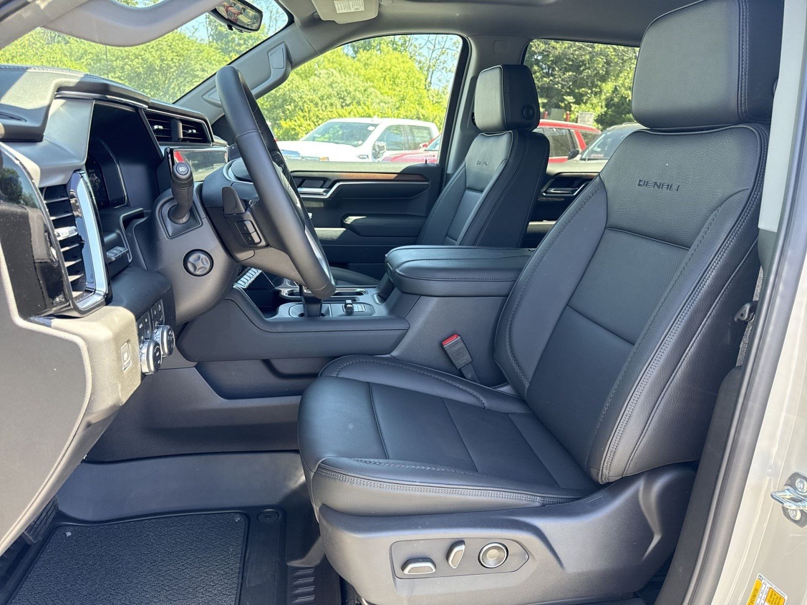 New 2026 GMC Sierra 1500 Denali w/ Denali Reserve Package AWD/4WD image 10