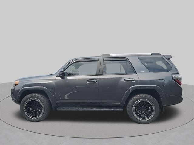 Used 2020 Toyota 4Runner SR5 AWD/4WD image 5