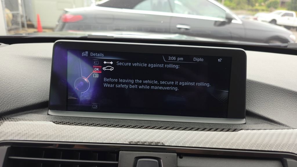 Used 2015 BMW M4 Convertible RWD image 18