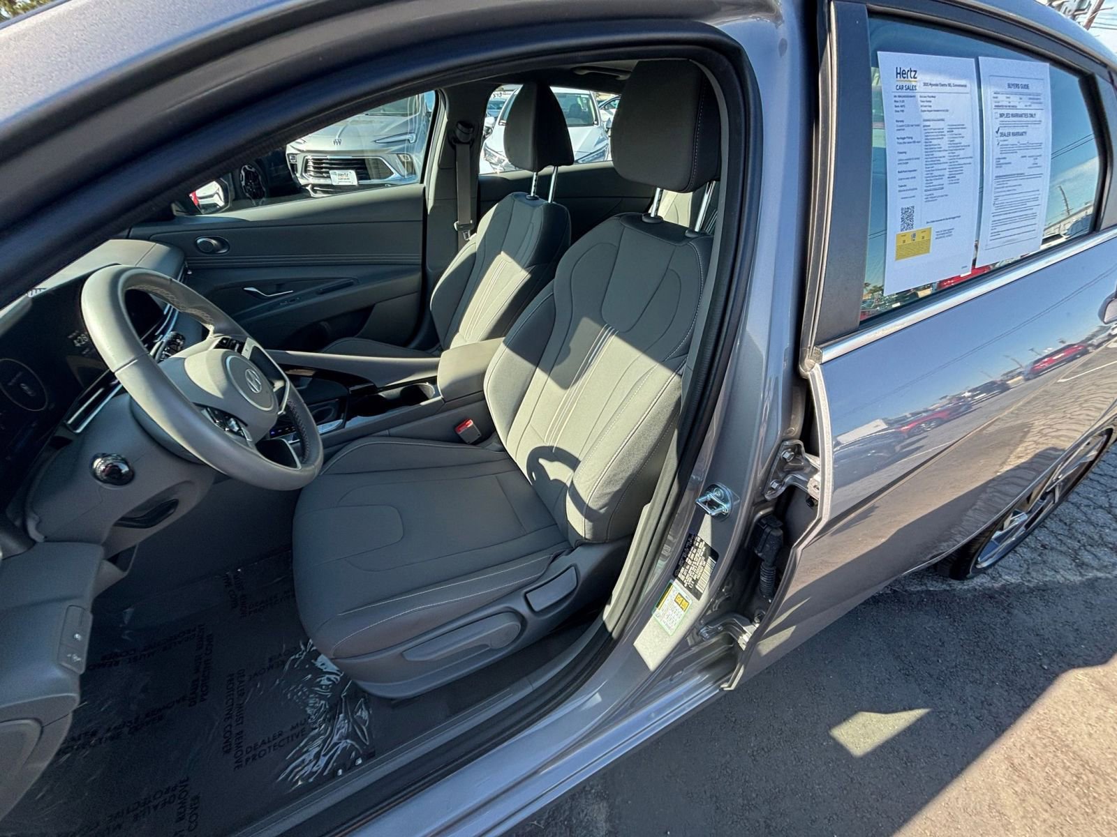 Used 2025 Hyundai Elantra SEL image 39