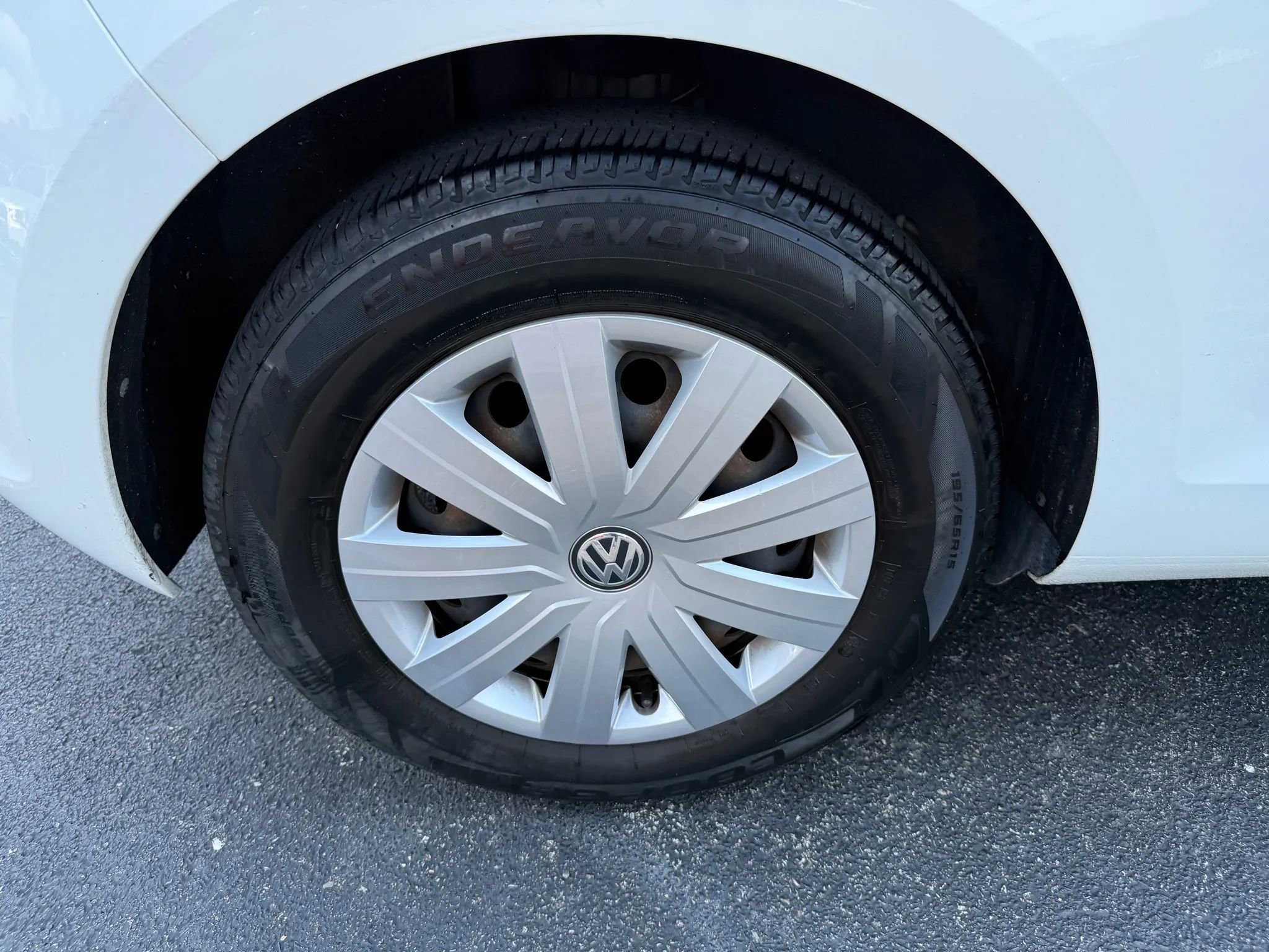 Used 2015 Volkswagen Golf S image 43