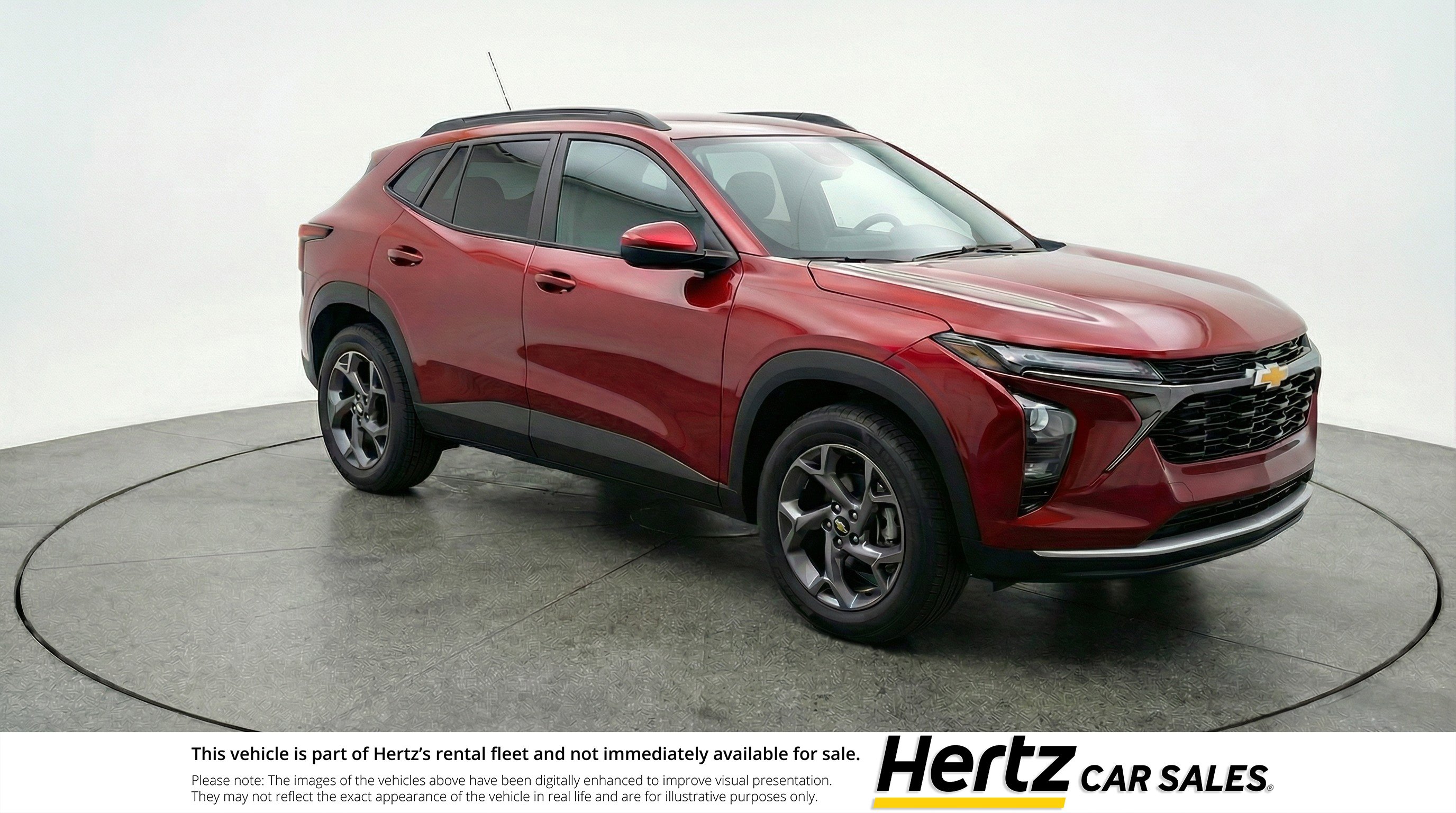 Used 2025 Chevrolet Trax LT FWD image 1