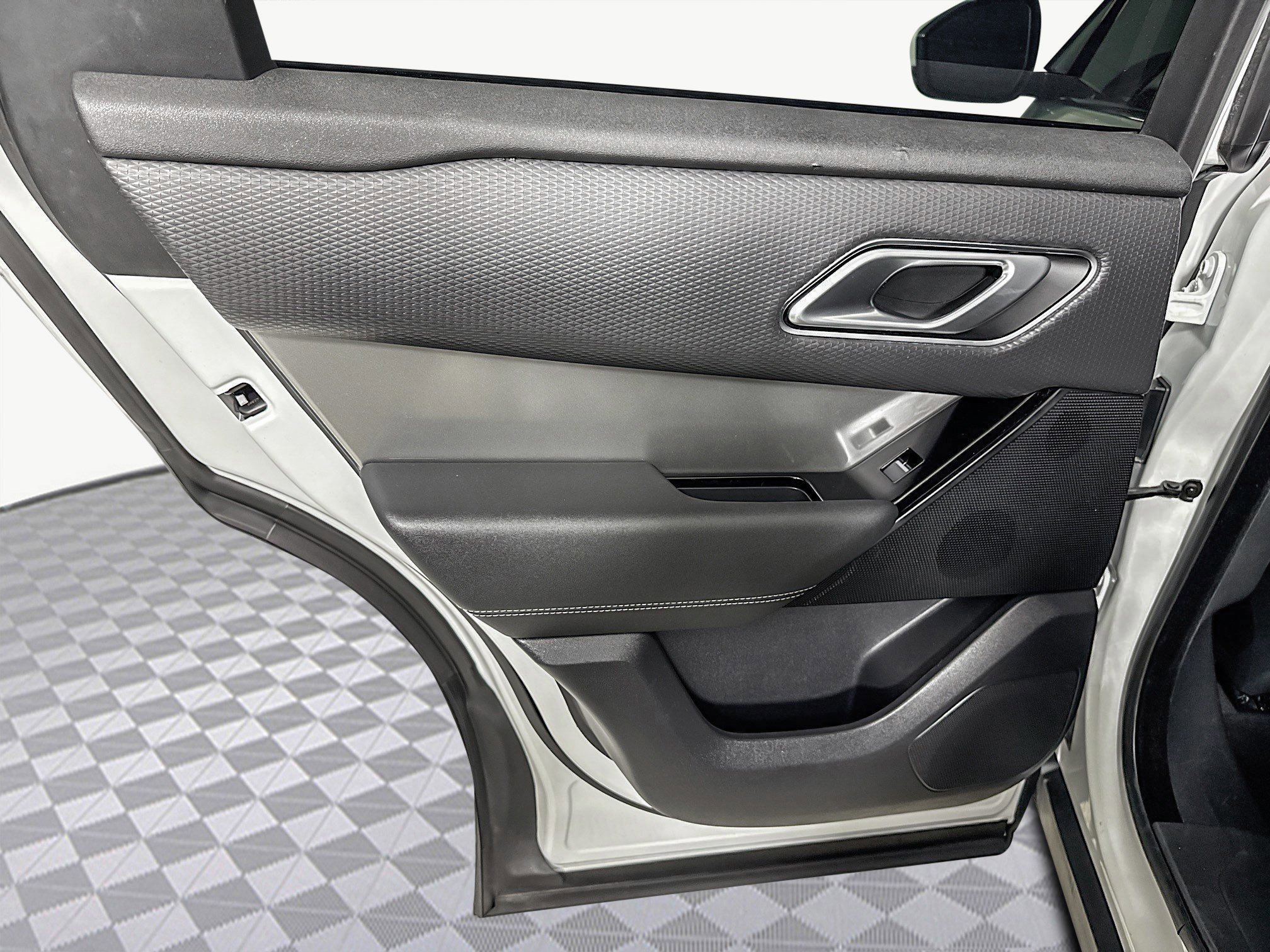 Used 2022 Land Rover Range Rover Velar S image 24