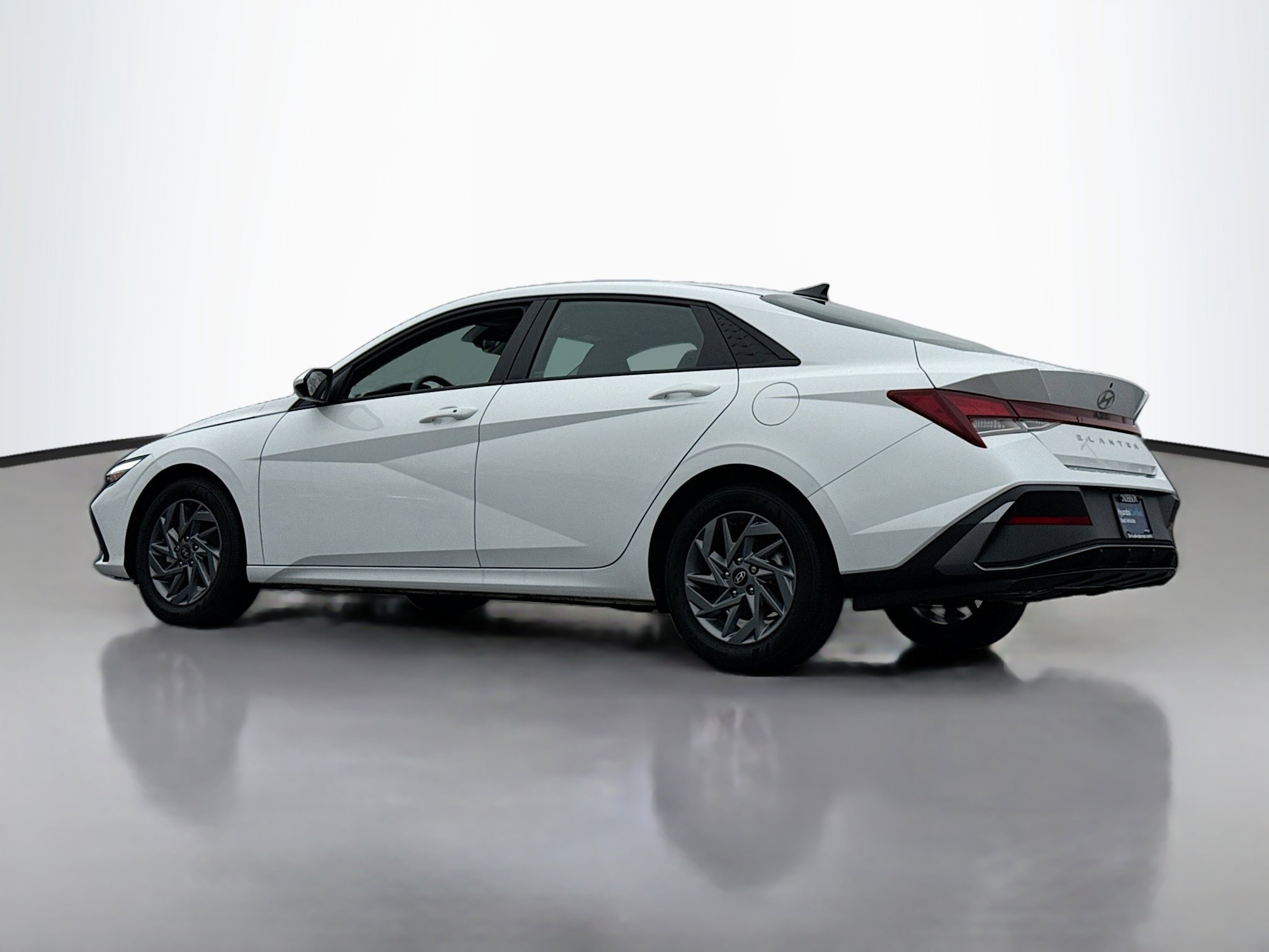 Certified 2024 Hyundai Elantra SEL image 13