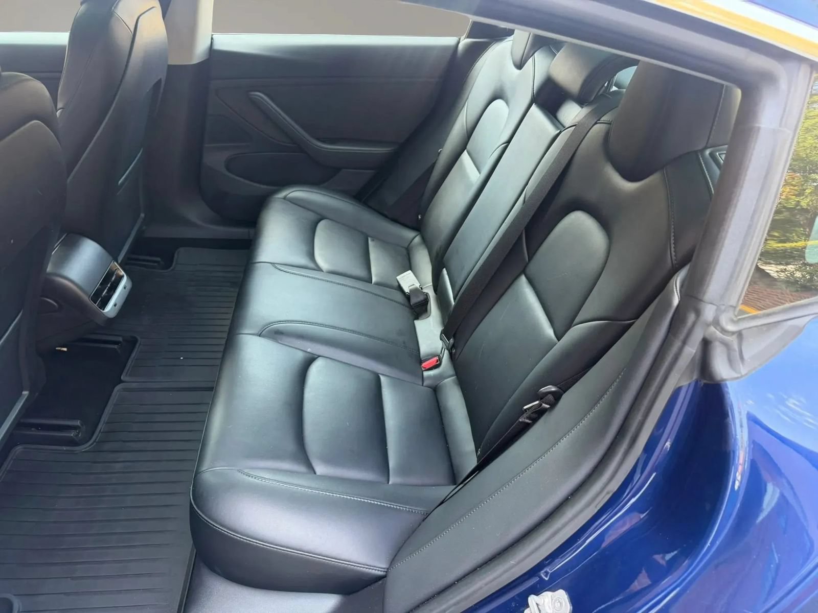 Used 2018 Tesla Model 3 Mid Range RWD image 6