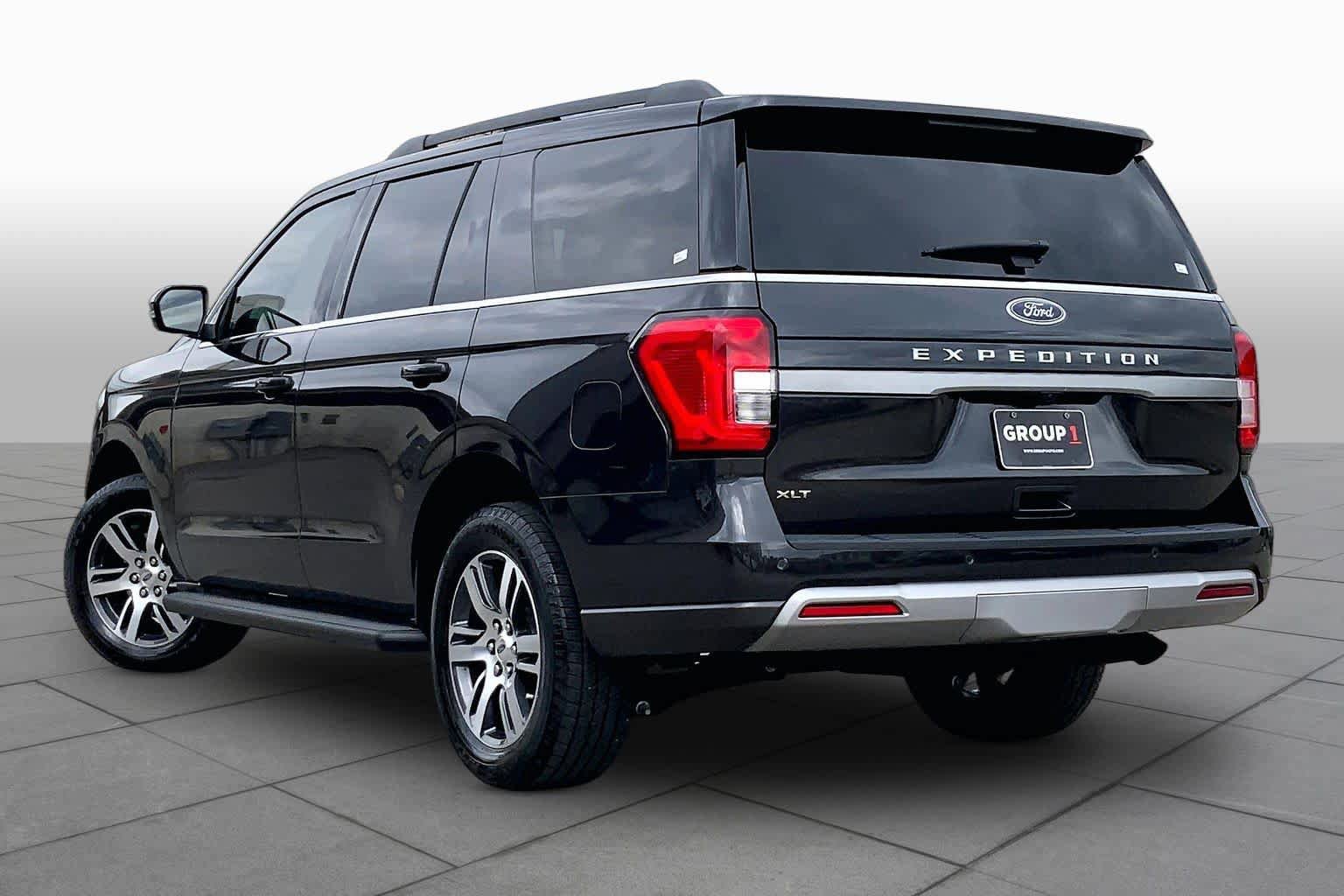 Used 2024 Ford Expedition XLT RWD image 12
