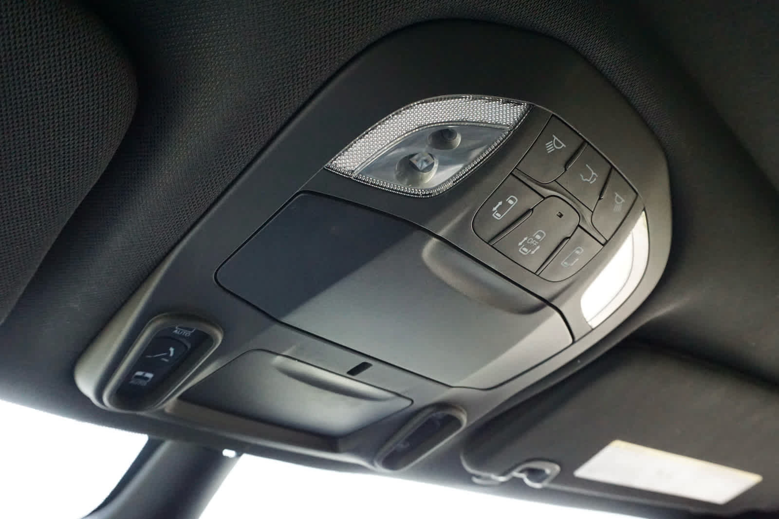 Used 2025 Chrysler Pacifica Limited FWD image 29