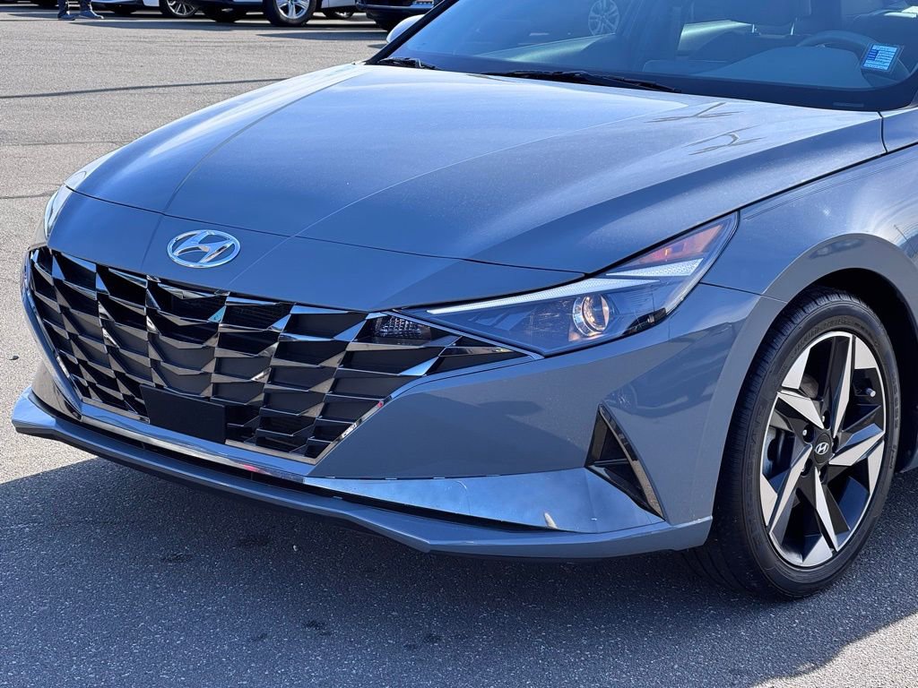 Used 2022 Hyundai Elantra SEL w/ Convenience + Premium Package image 38