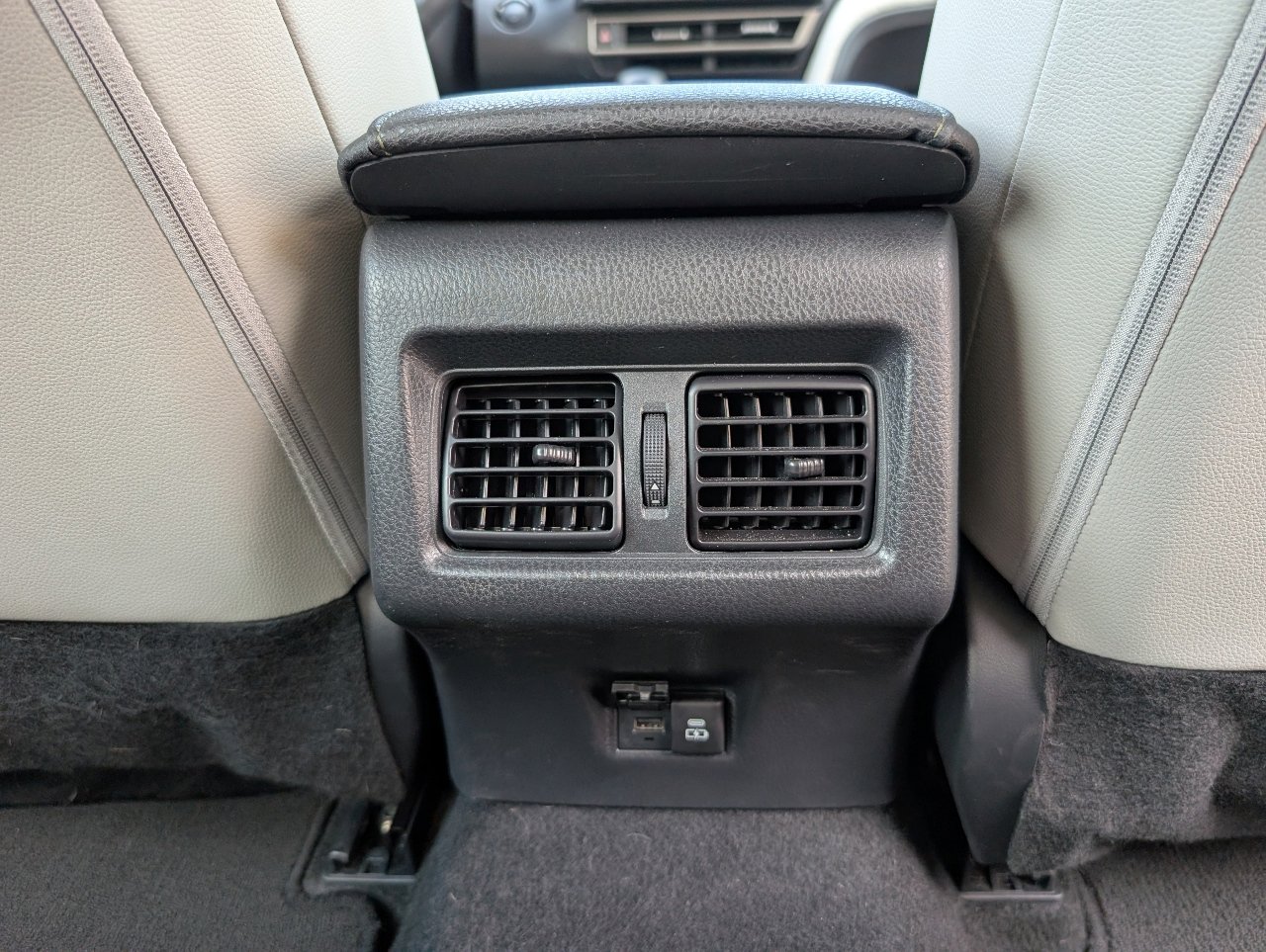 Used 2026 Toyota Camry XLE FWD image 7