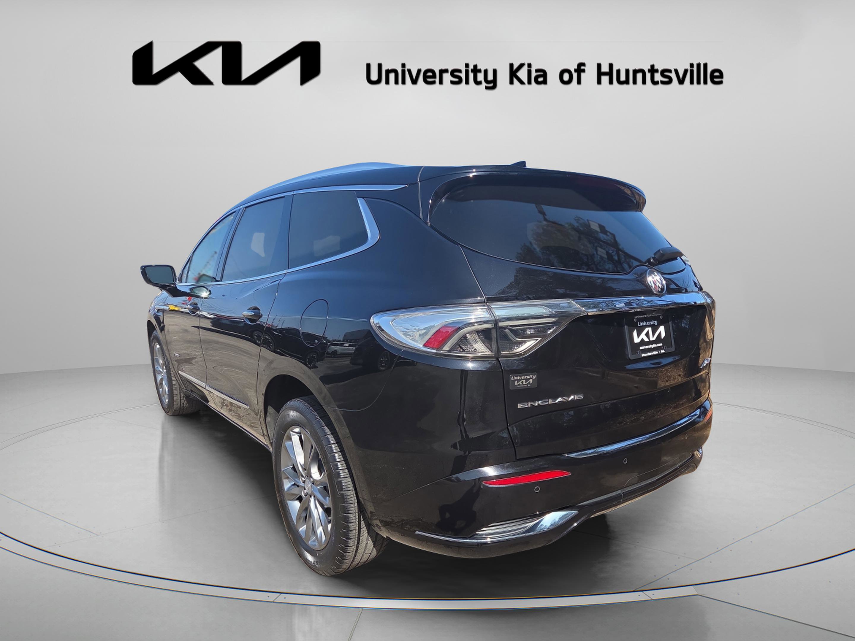 Used 2022 Buick Enclave Avenir w/ Avenir Technology Package image 5