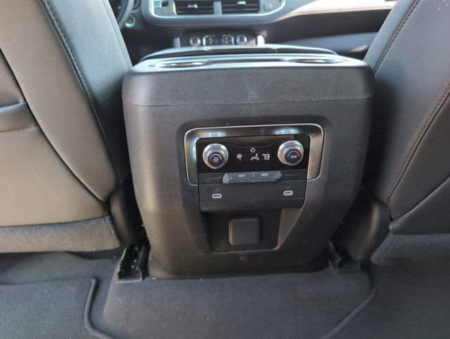Used 2024 GMC Yukon XL SLT image 24