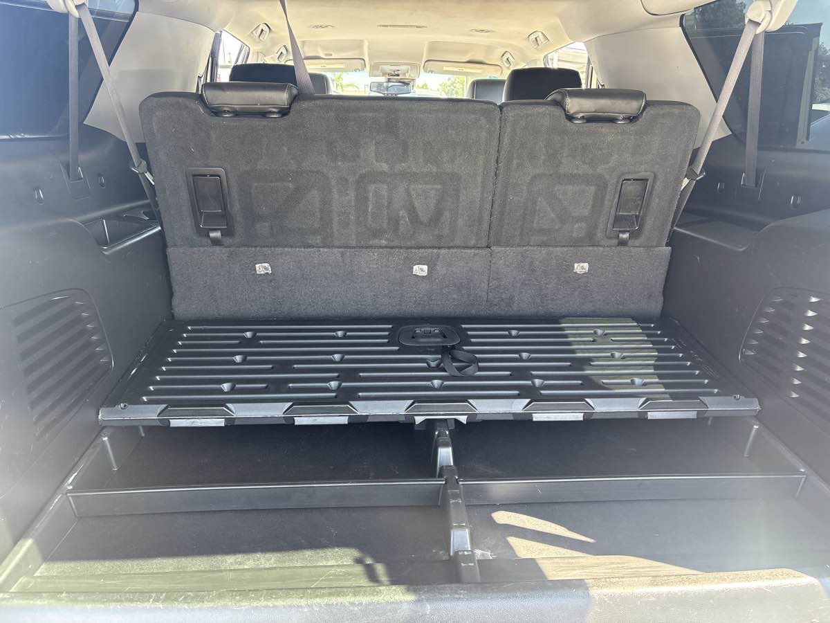 Used 2017 Chevrolet Suburban LT image 16