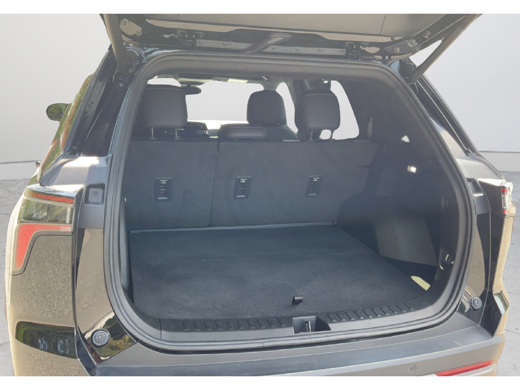 Used 2025 Chevrolet Equinox LT w/ Convenience Package II FWD image 18
