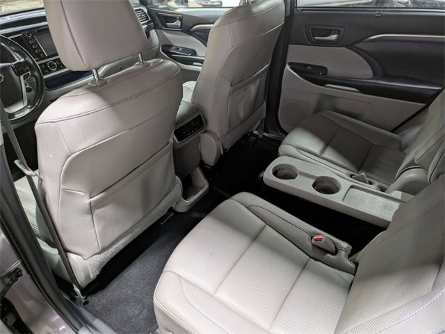 Used 2019 Toyota Highlander Limited image 24
