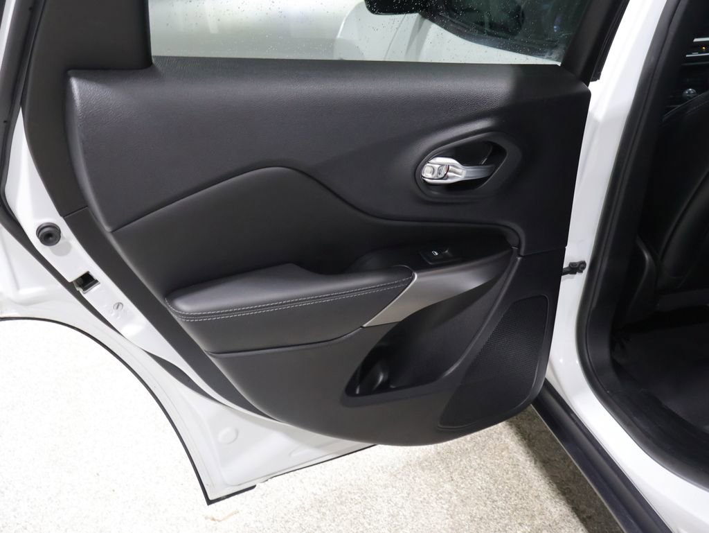 Used 2022 Jeep Cherokee Latitude Lux AWD/4WD image 18