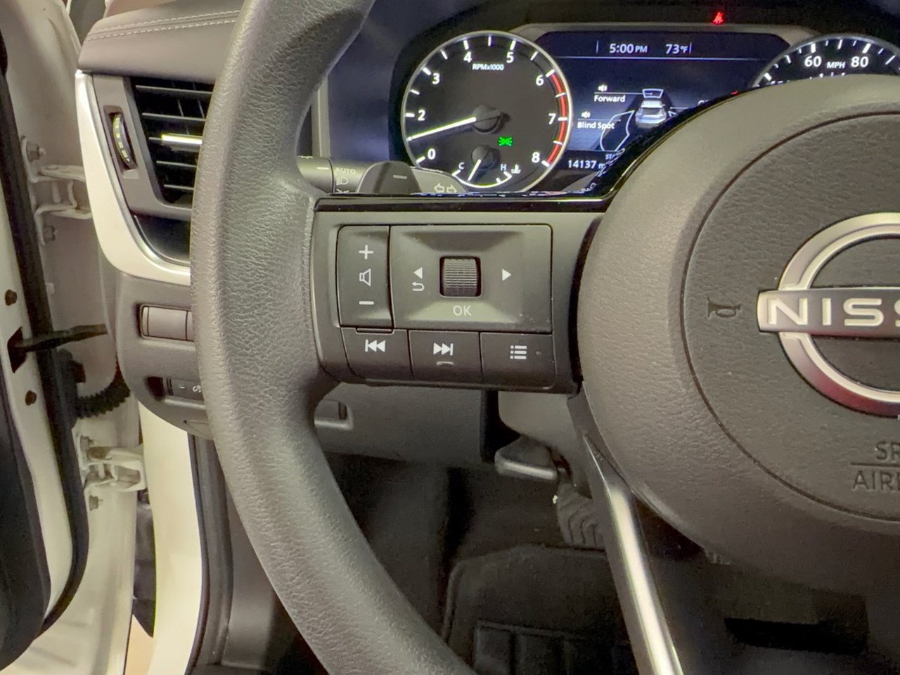 Used 2023 Nissan Rogue SV FWD image 18
