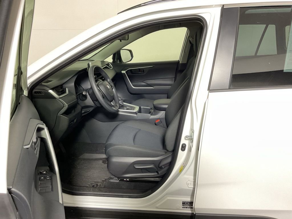 Used 2025 Toyota RAV4 LE image 22