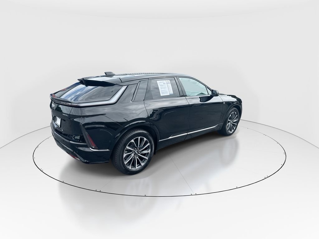 Used 2025 Cadillac Lyriq Sport AWD/4WD image 8