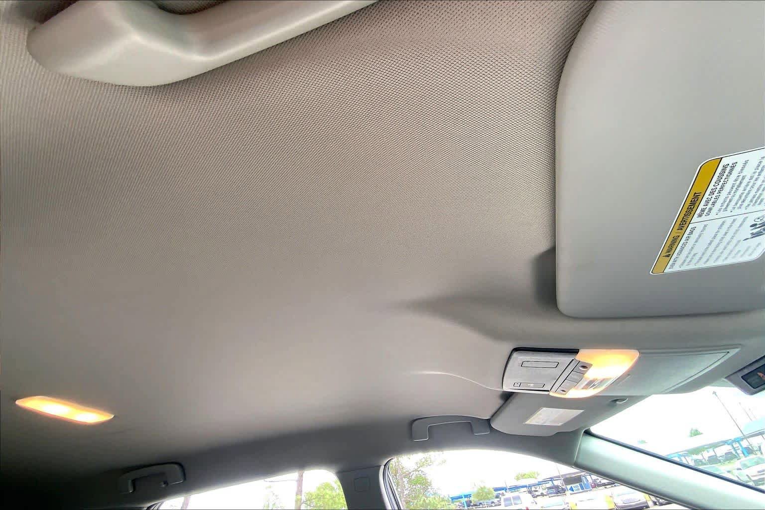 Used 2025 Nissan Rogue SV FWD image 14