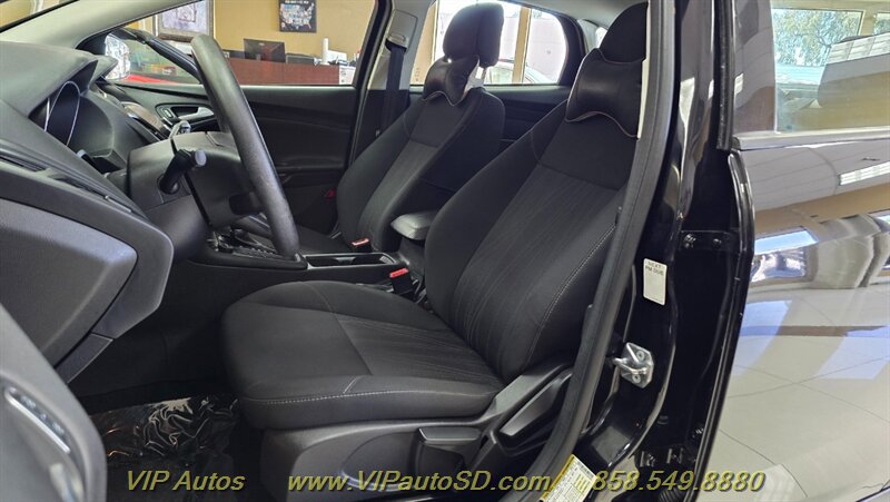 Used 2018 Ford Focus SE FWD image 15