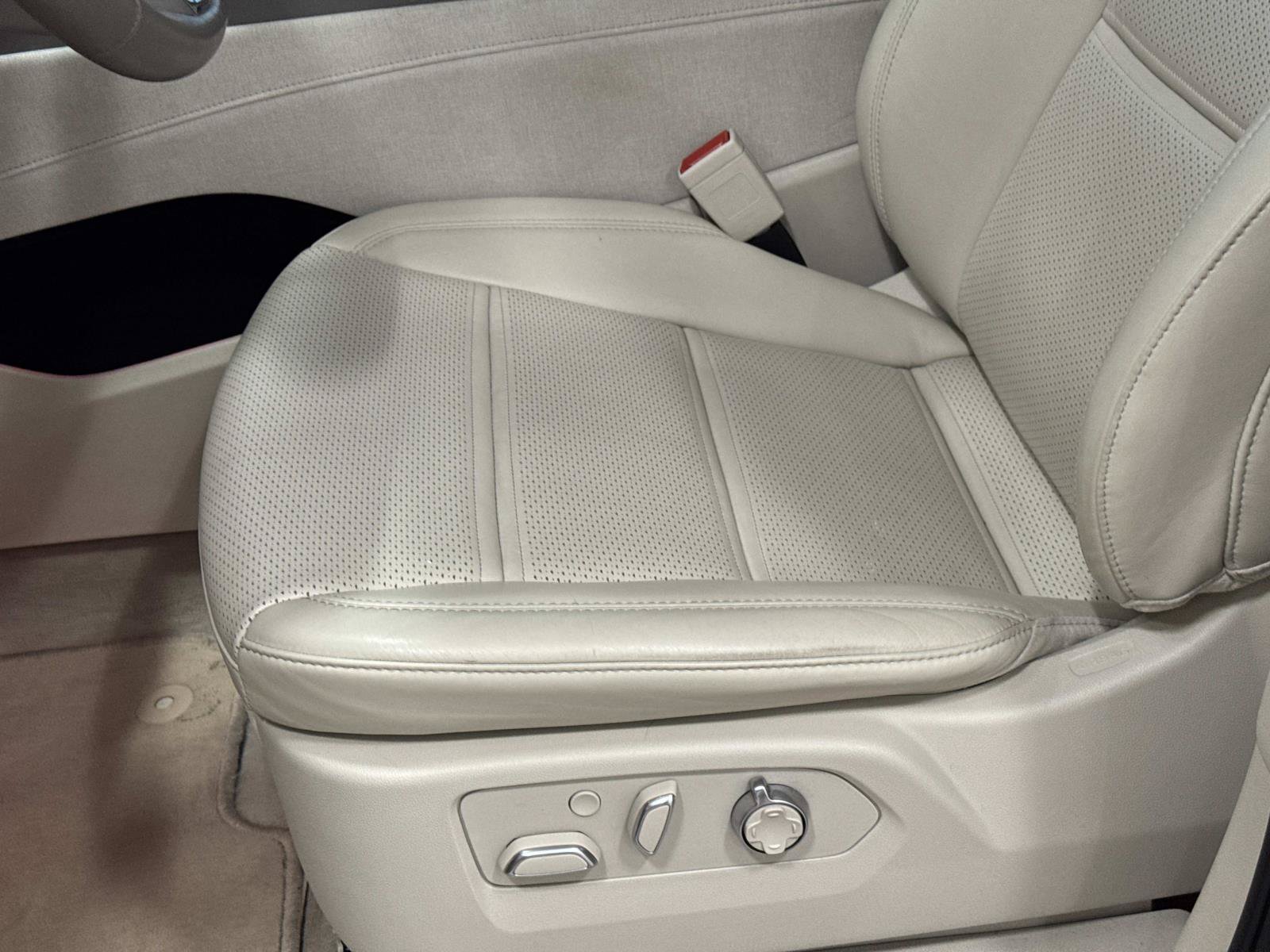 Used 2024 Cadillac Escalade Sport Platinum AWD/4WD image 12