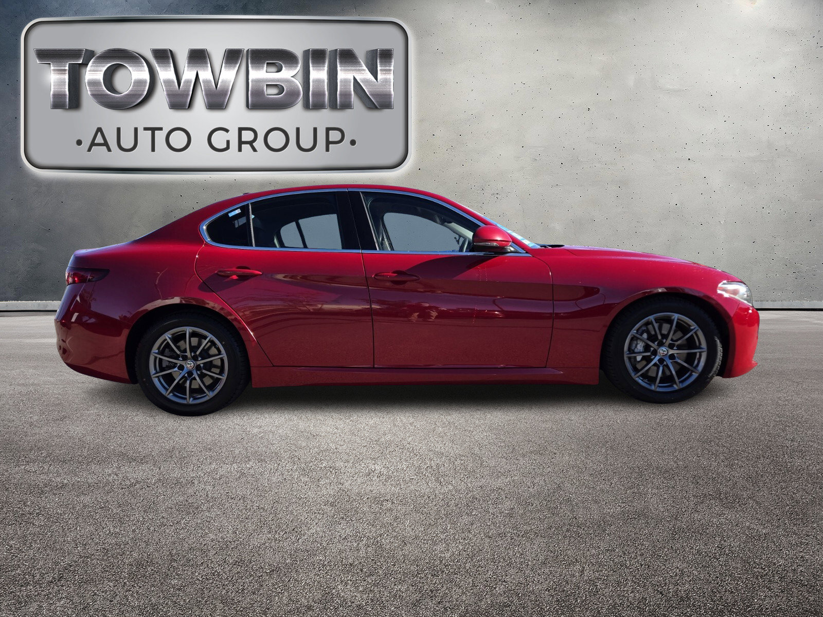 Used 2019 Alfa Romeo Giulia image 3