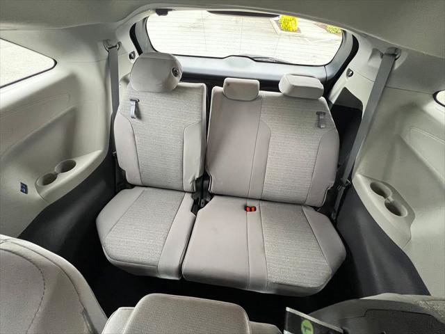 Certified 2023 Toyota Sienna LE FWD image 17