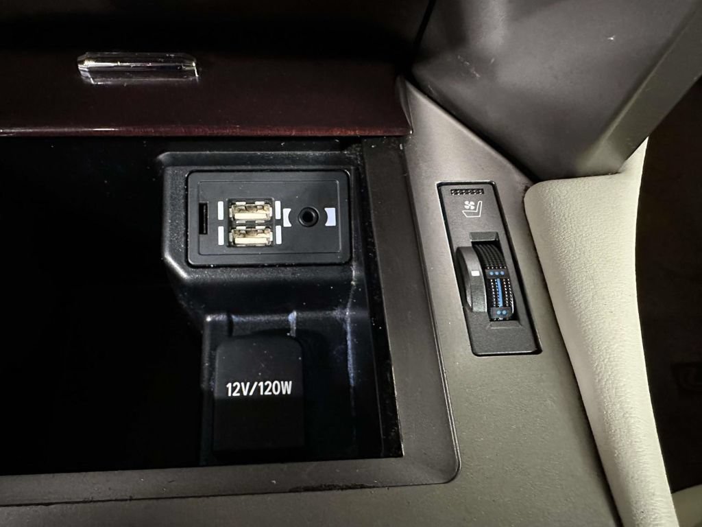 Used 2019 Lexus GX 460 Premium w/ Premium Package AWD/4WD image 27
