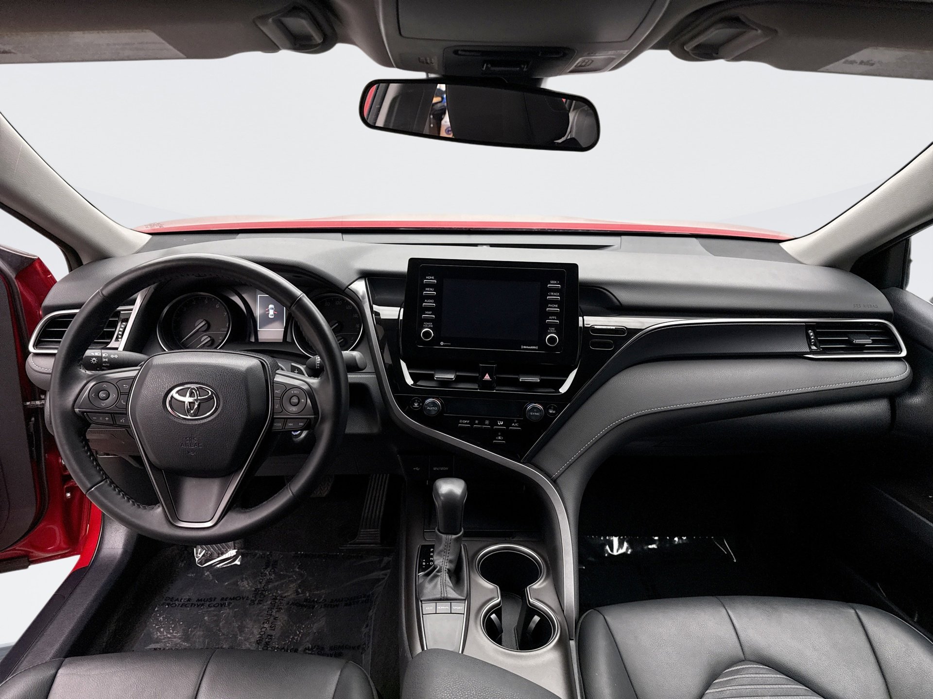 Used 2024 Toyota Camry SE image 14