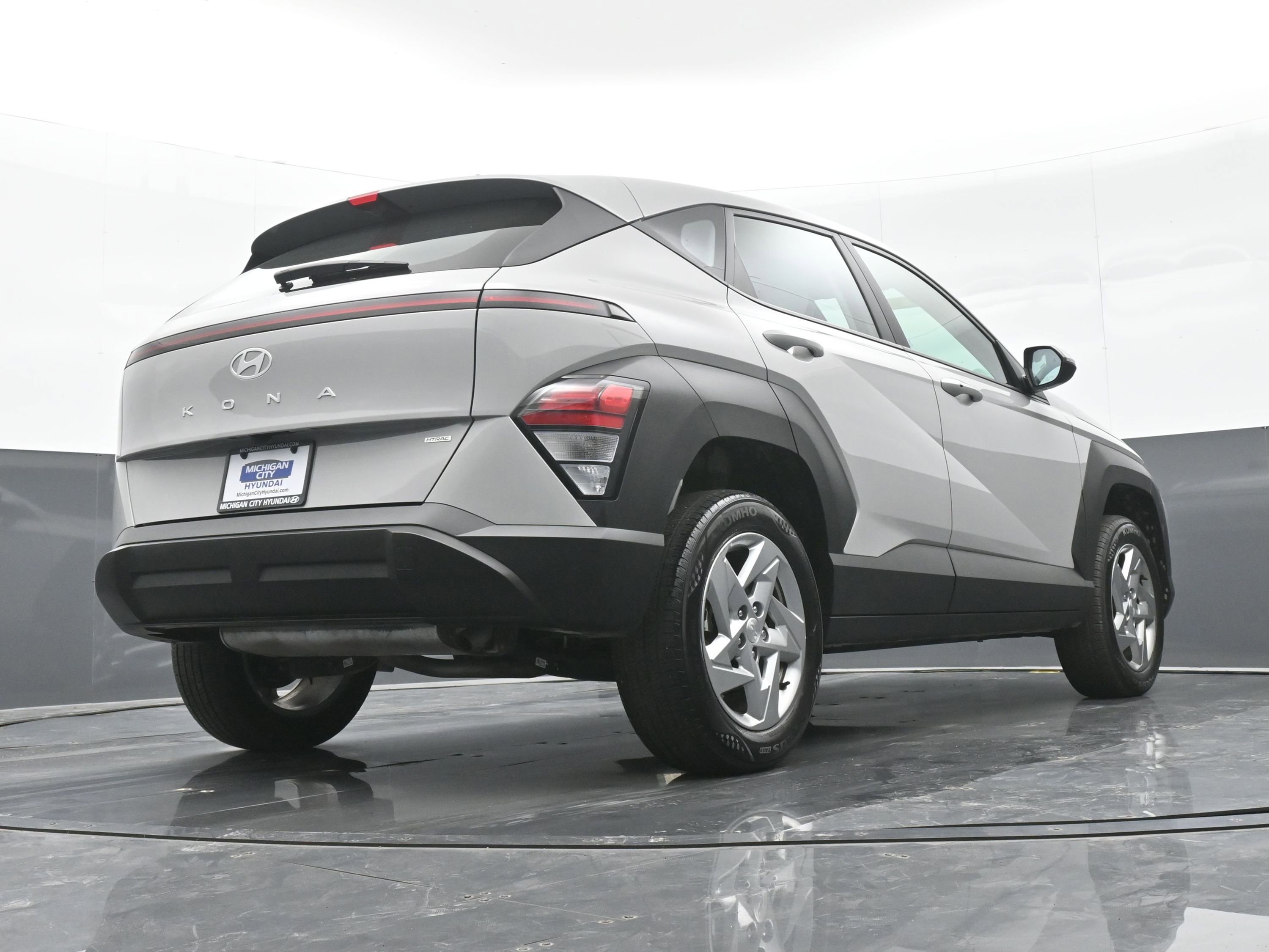 Certified 2024 Hyundai Kona SE AWD/4WD image 39