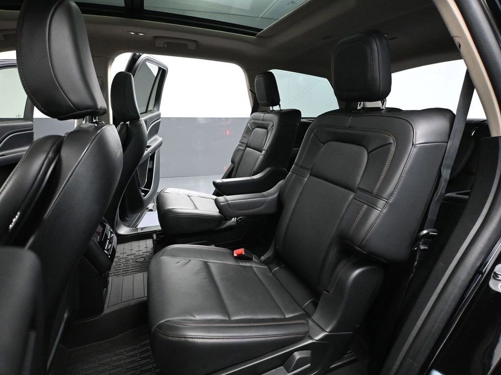 Used 2023 Lincoln Aviator Reserve AWD/4WD image 40
