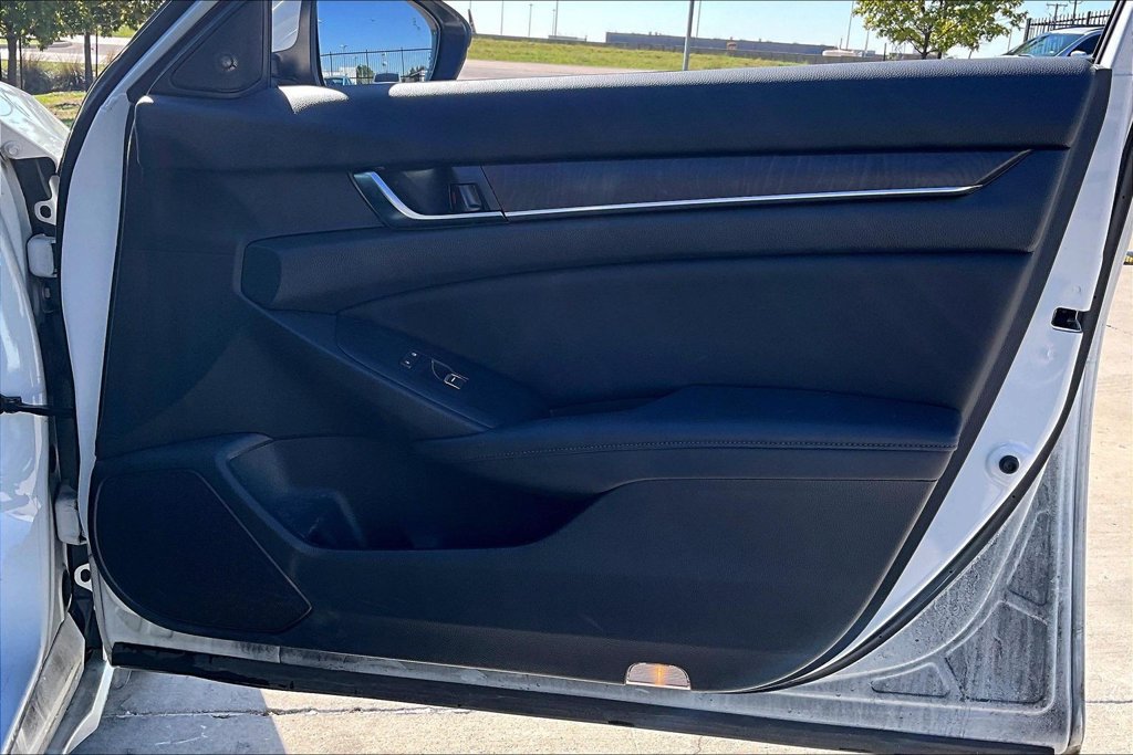 Used 2018 Honda Accord Touring image 22