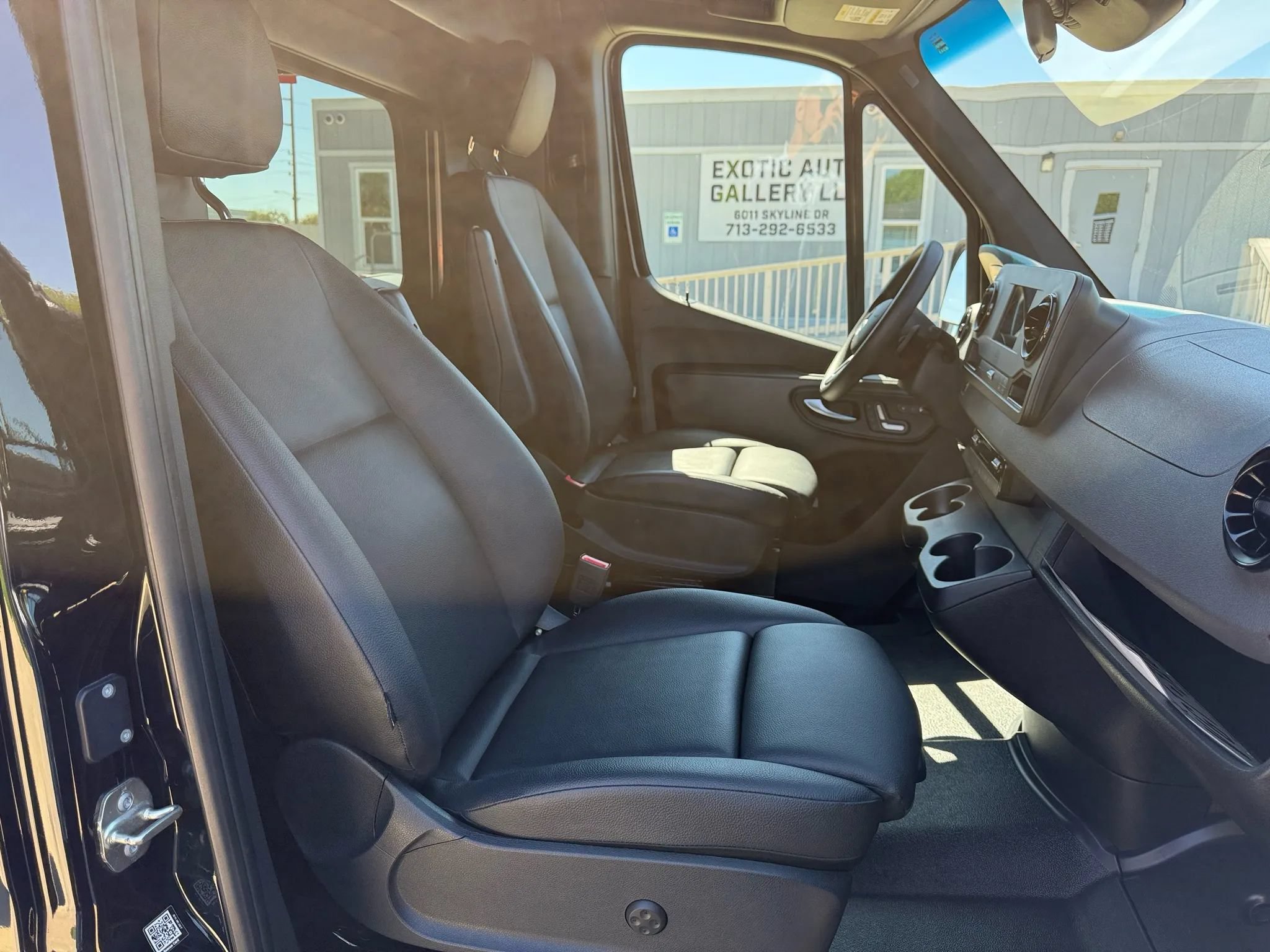 Used 2023 Mercedes-Benz Sprinter 3500 image 13