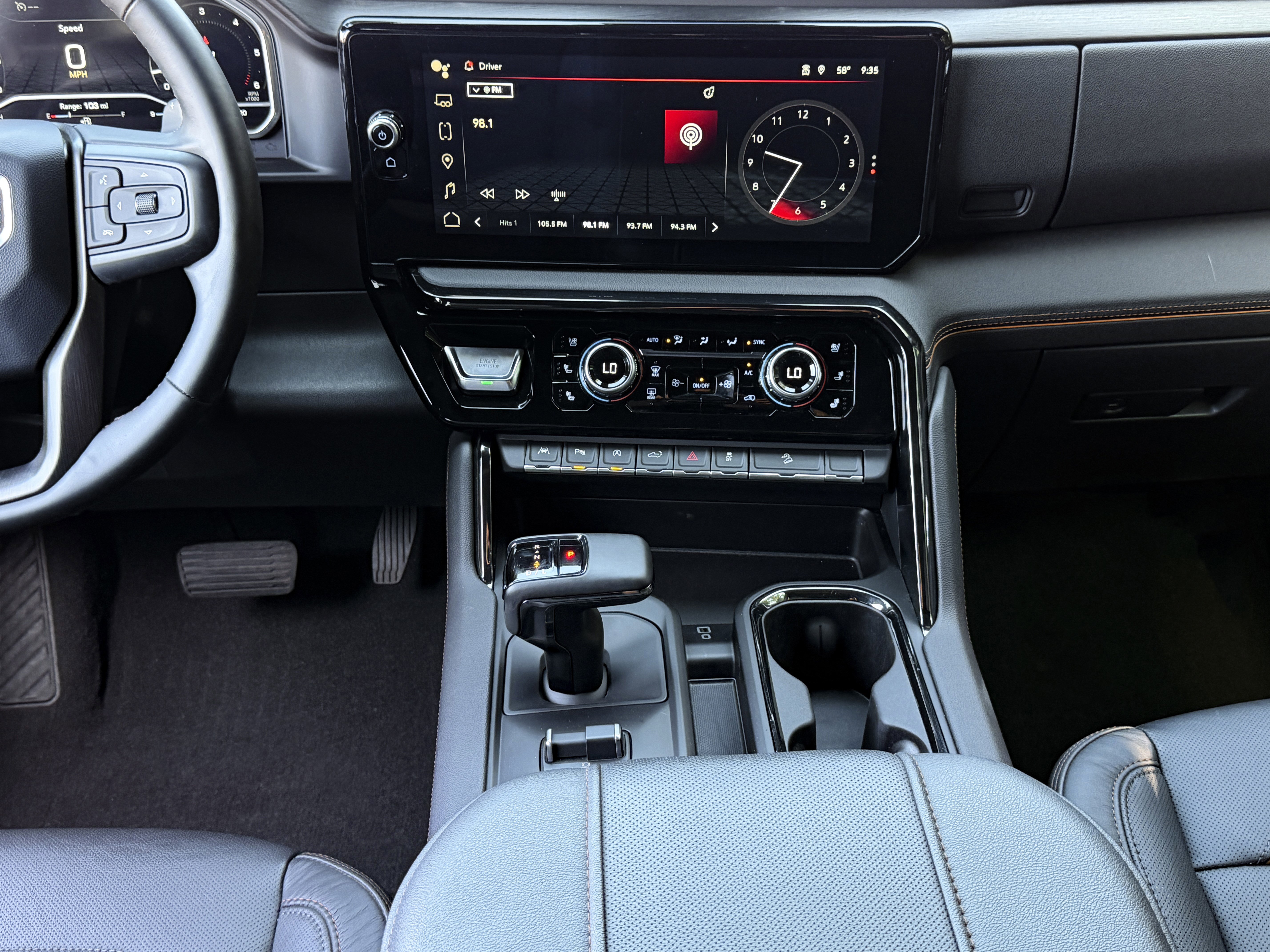 Used 2024 GMC Sierra 1500 AT4 w/ Technology Package AWD/4WD image 18