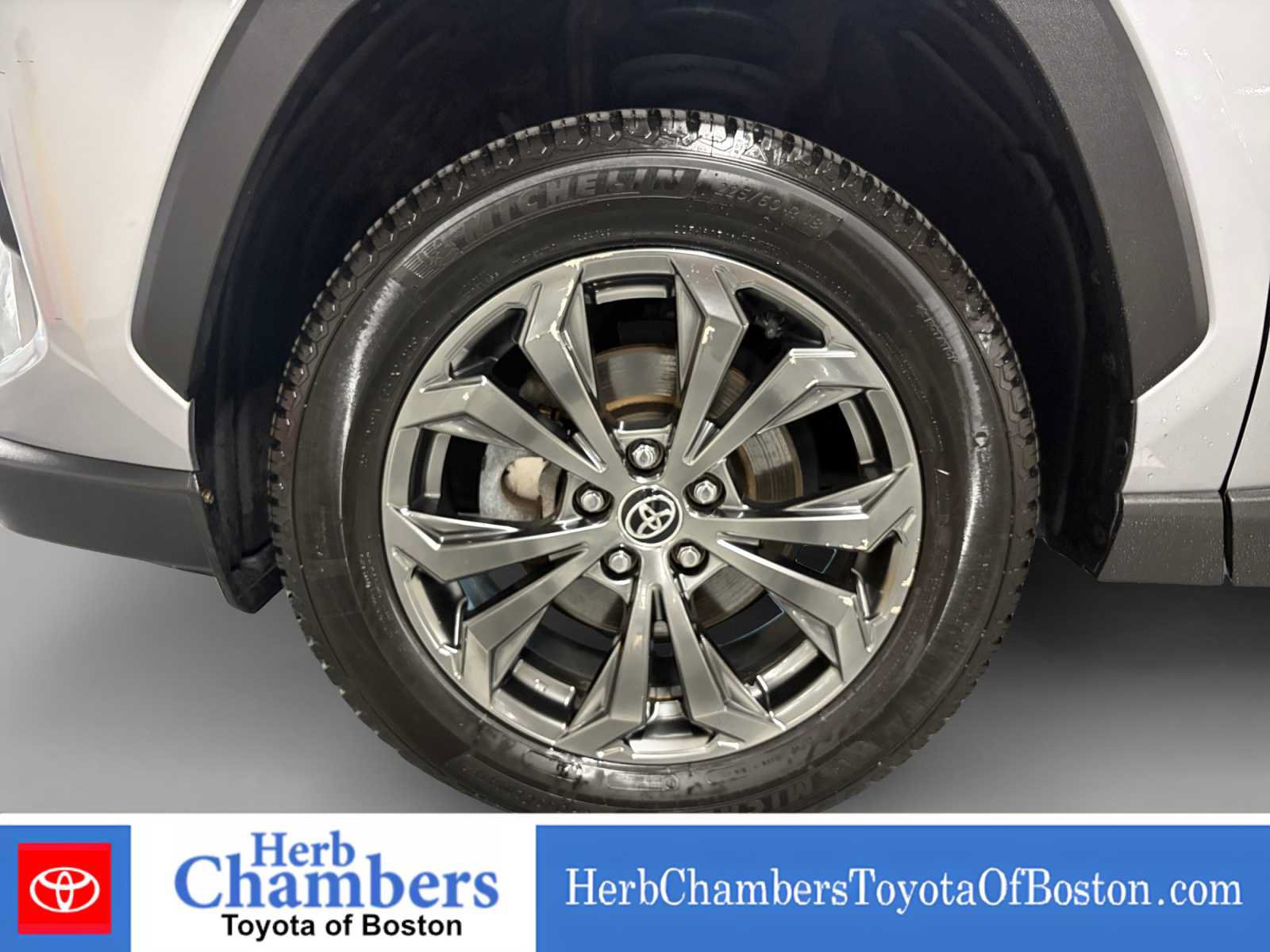 Used 2022 Toyota RAV4 Limited AWD/4WD image 19