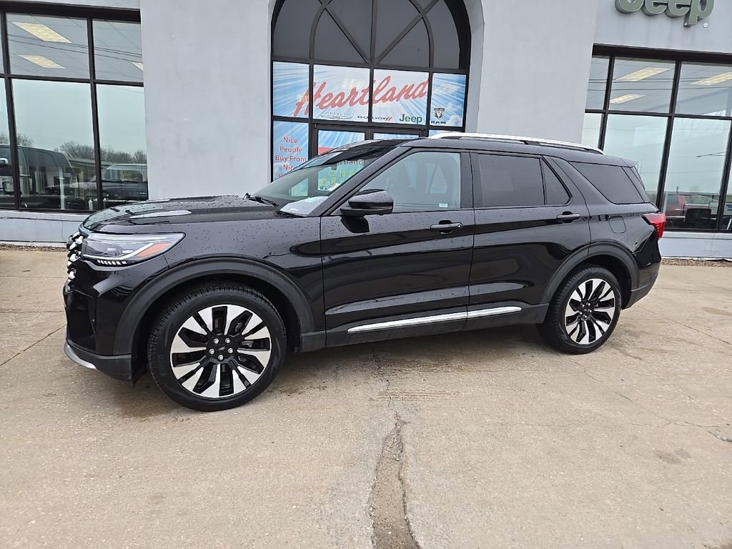 Used 2025 Ford Explorer Platinum w/ LUX Leather Package AWD/4WD image 4