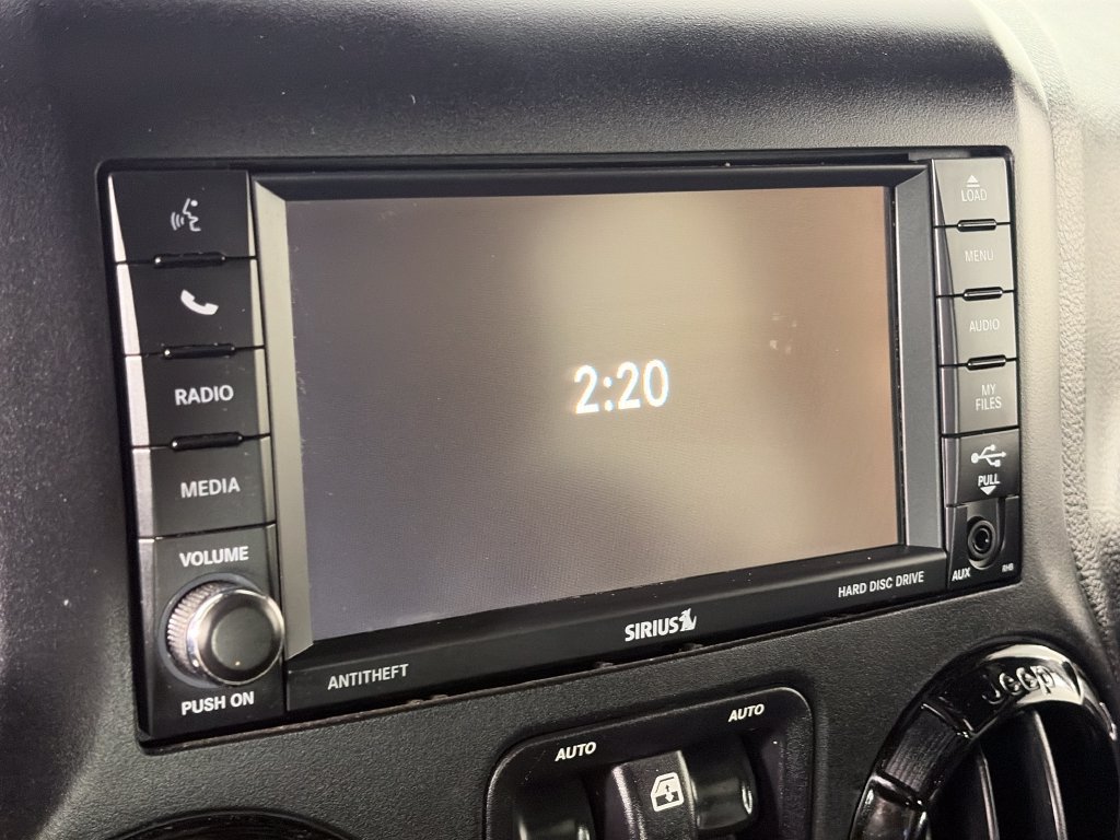 Used 2015 Jeep Wrangler Unlimited Sahara AWD/4WD image 19