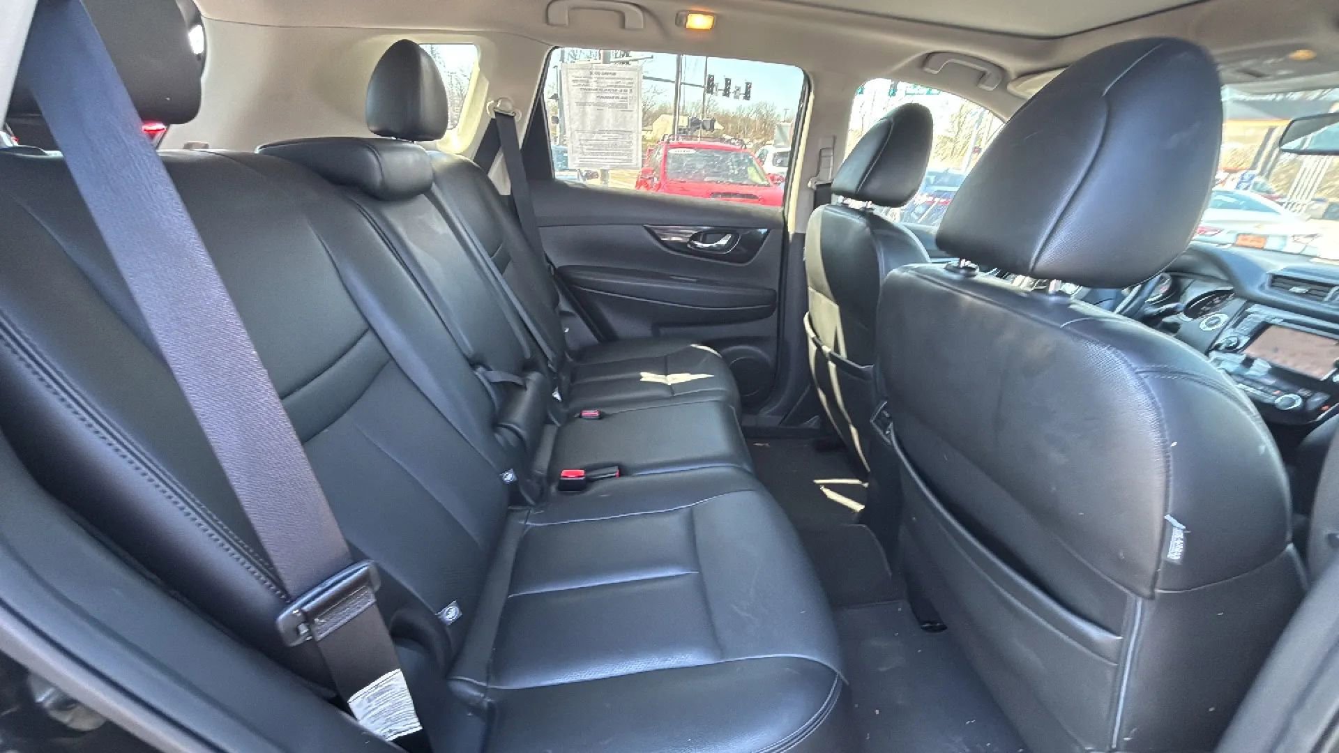 Used 2018 Nissan Rogue SL w/ Premium Package image 13