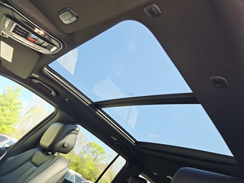 New 2026 Jeep Grand Wagoneer L 4WD w/ Premium Group I image 12