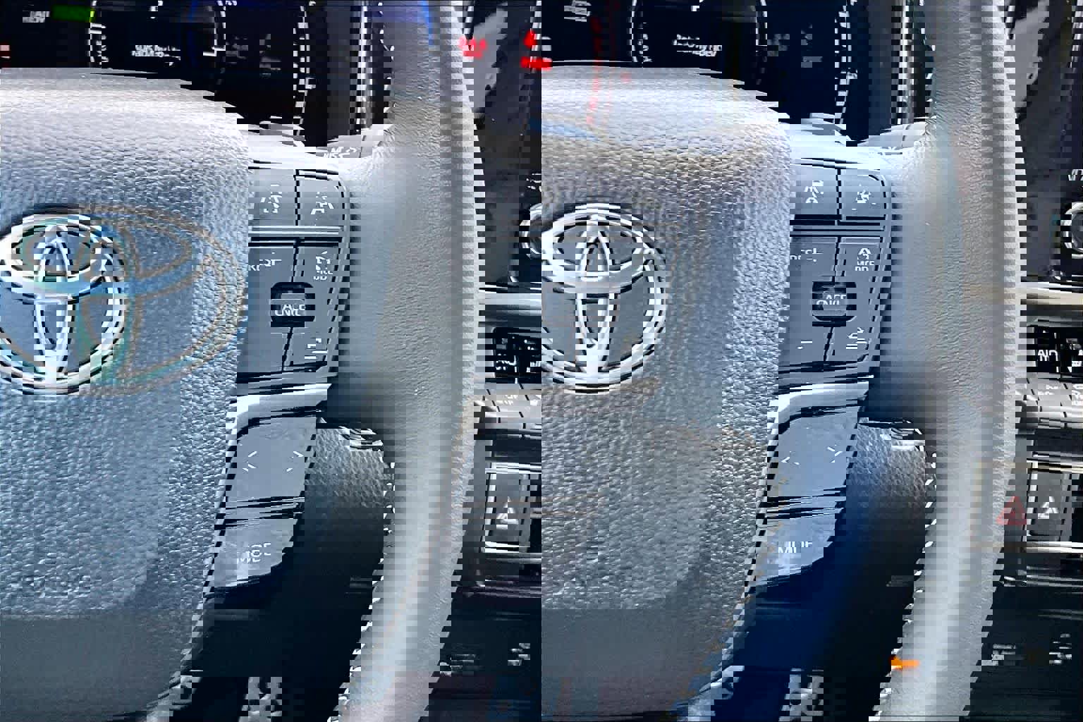 Used 2025 Toyota Camry SE image 24