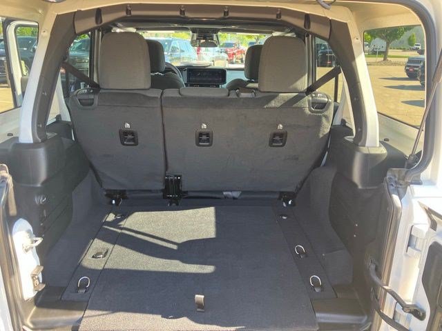 Certified 2025 Jeep Wrangler Unlimited Sahara AWD/4WD image 26
