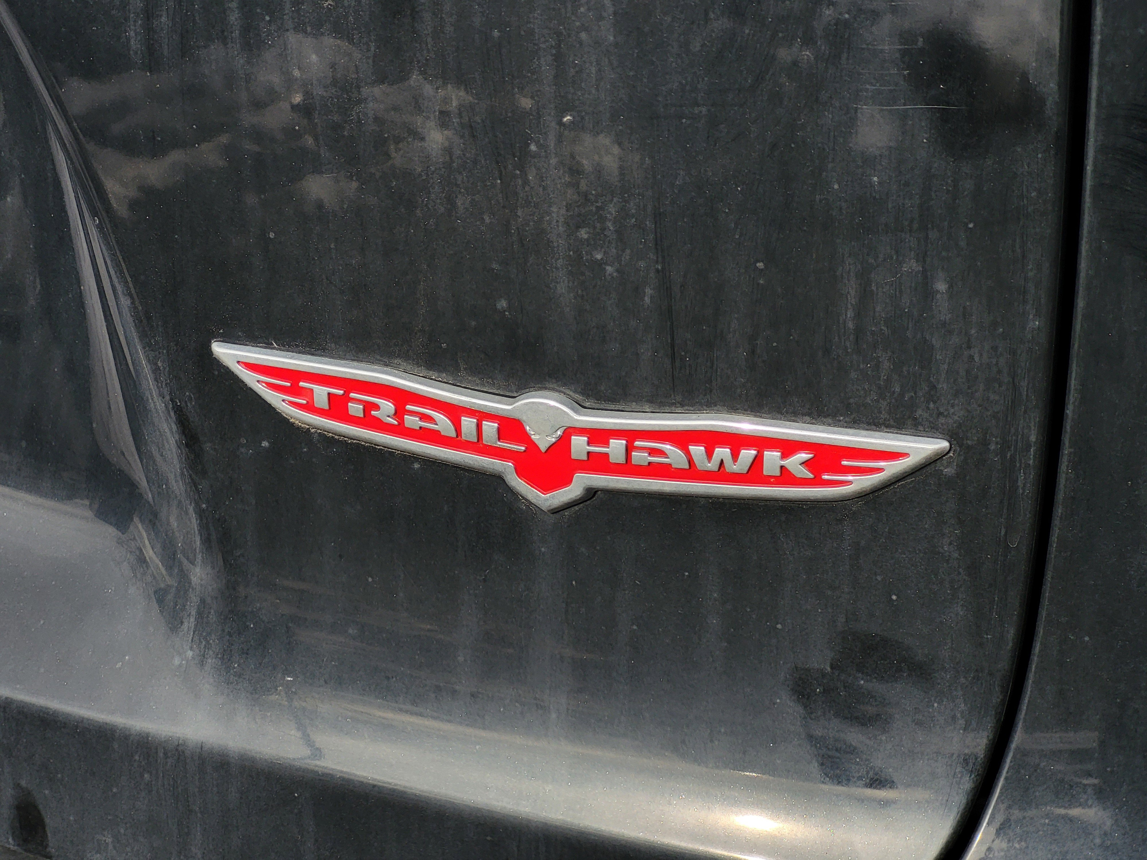 Used 2020 Jeep Cherokee Trailhawk w/ Cold Weather Group image 12