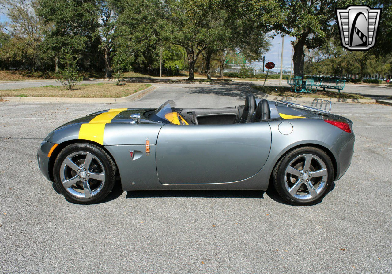 Used 2006 Pontiac Solstice Convertible w/ Premium Package image 14